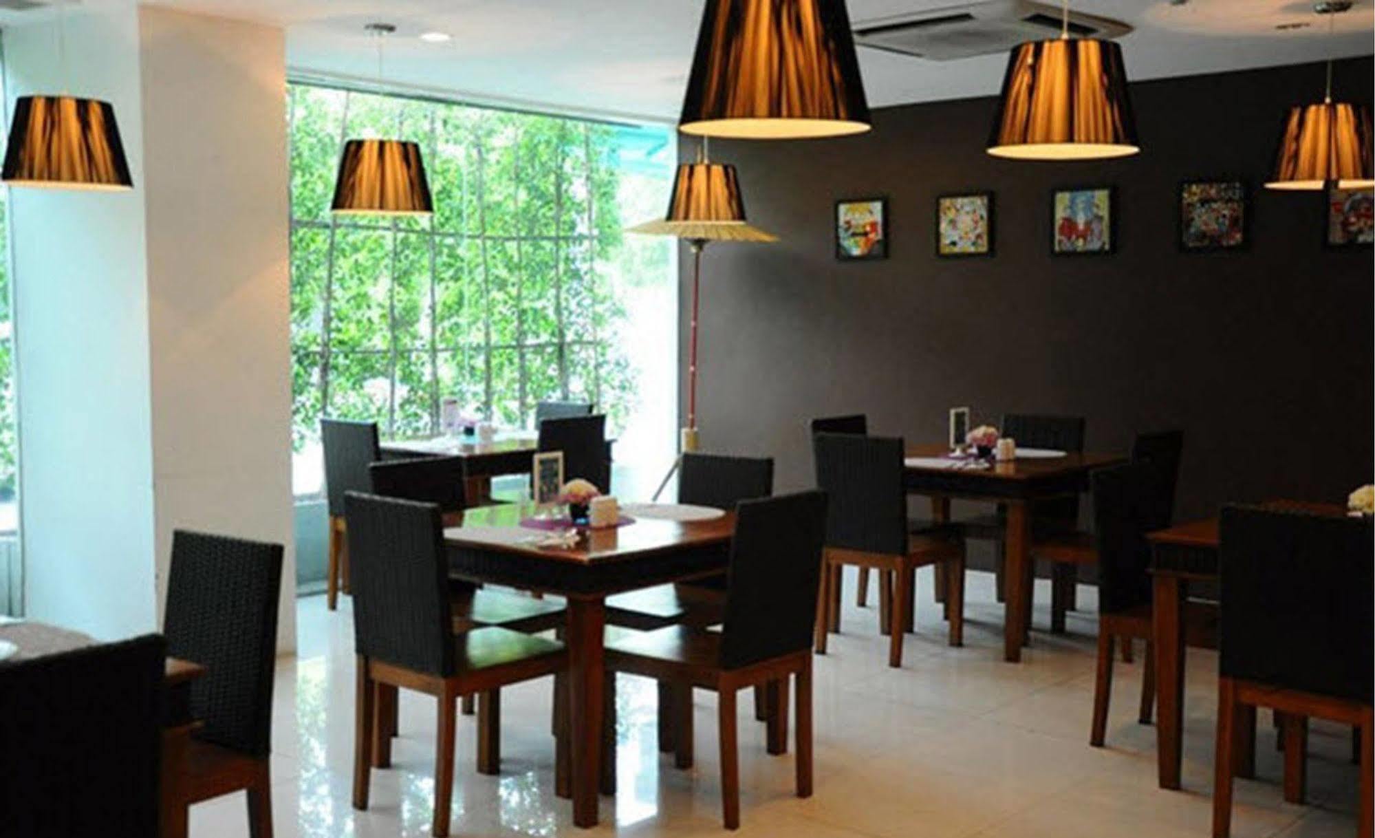 Sathorn Grace Serviced Residence Бангкок Экстерьер фото